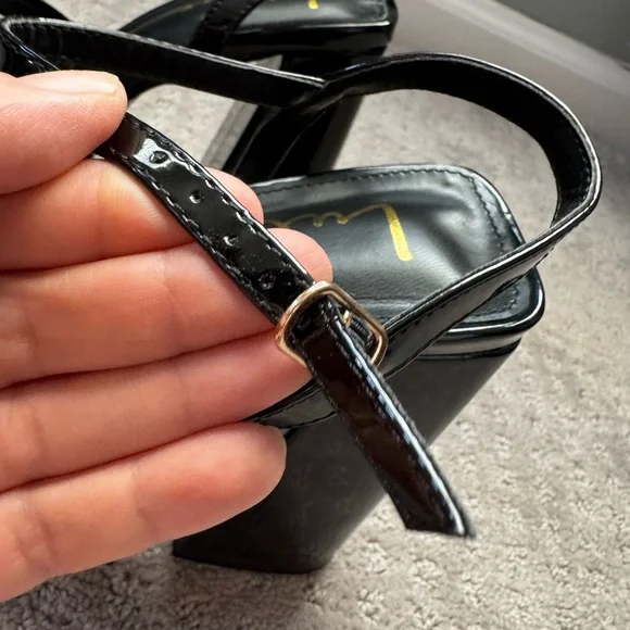 Lulu's Shiny Black Platform Heels - Picture 7 of 8